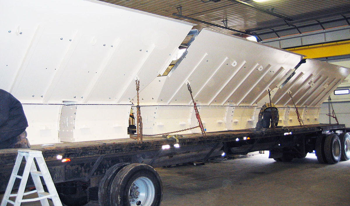 Plastics Machinery Hoppers